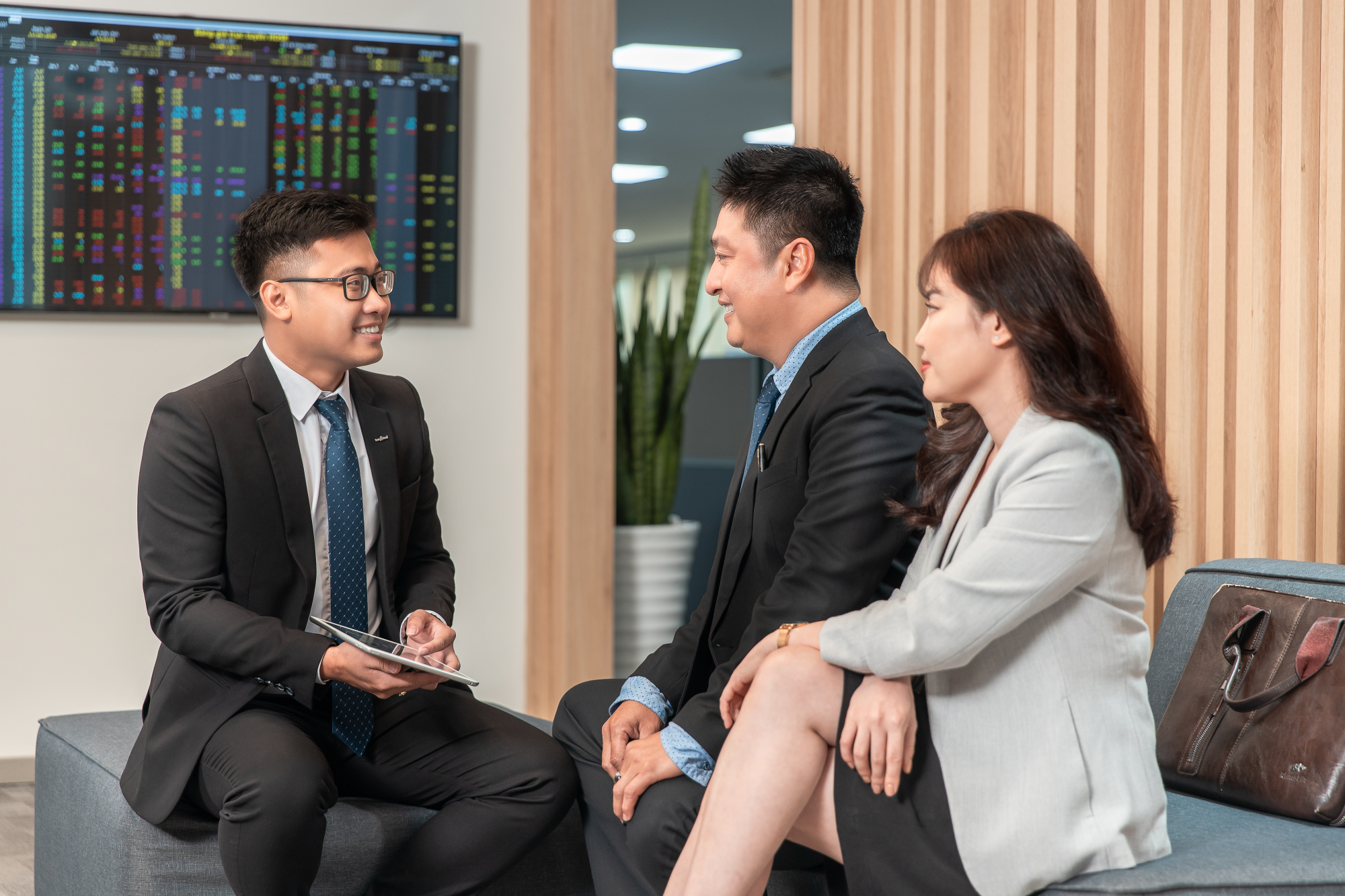 GẶP GỠ CÁC DOANH NHÂN TRẺ